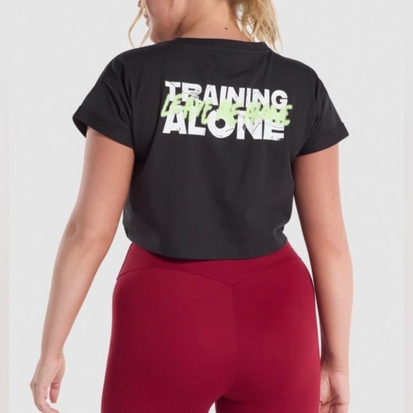 Gymshark TRAINING ALONE GRAPHIC CROP T-SHIRT - Picture 4 of 4